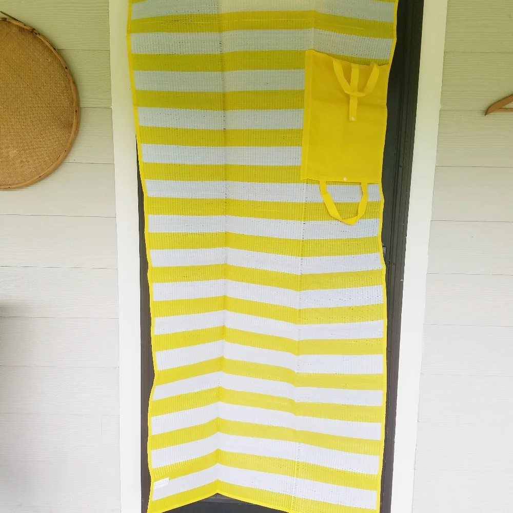 Vtg 70s Beach Tanning Picnic Yoga Mat Travel Yellow White Stripes Fun Aesthetic